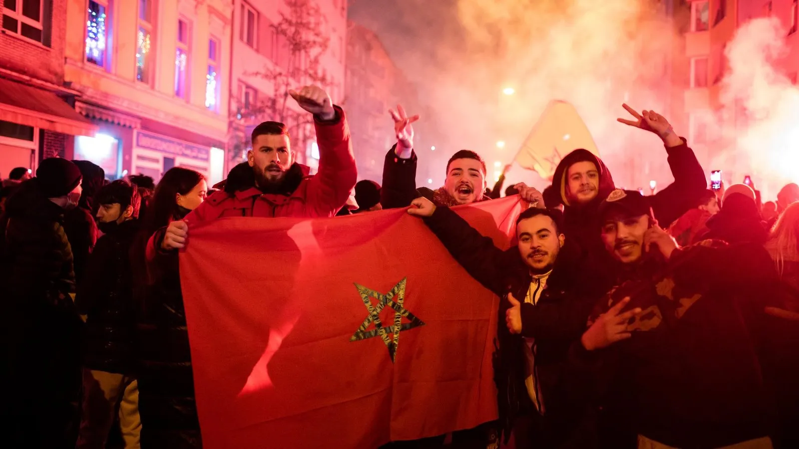 Düsseldorf Police Responds to Large Gathering of Football Fans After Morocco vs. Brazil Match