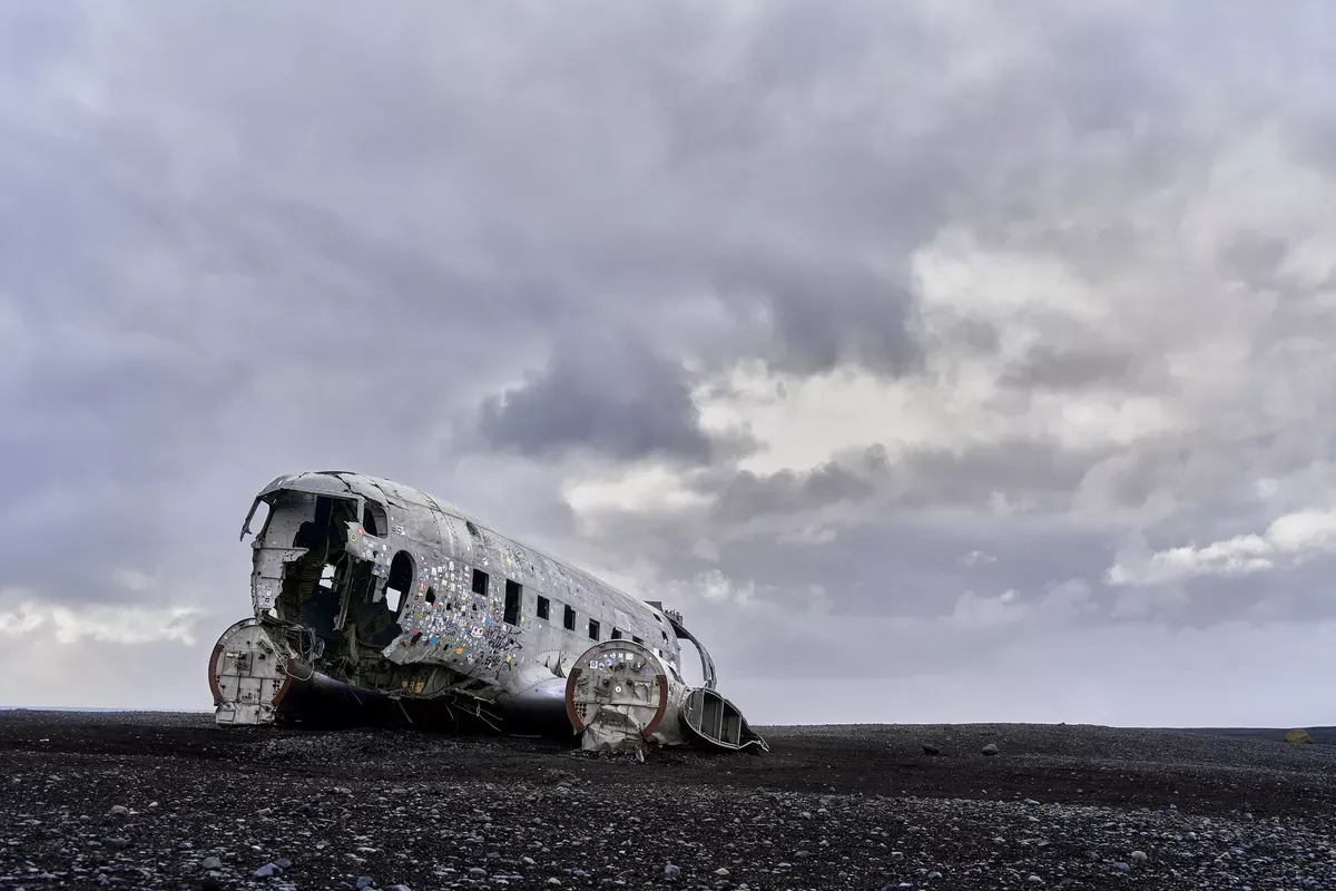 Tragic Plane Crash in Morocco Claims Lives of Two French Nationals