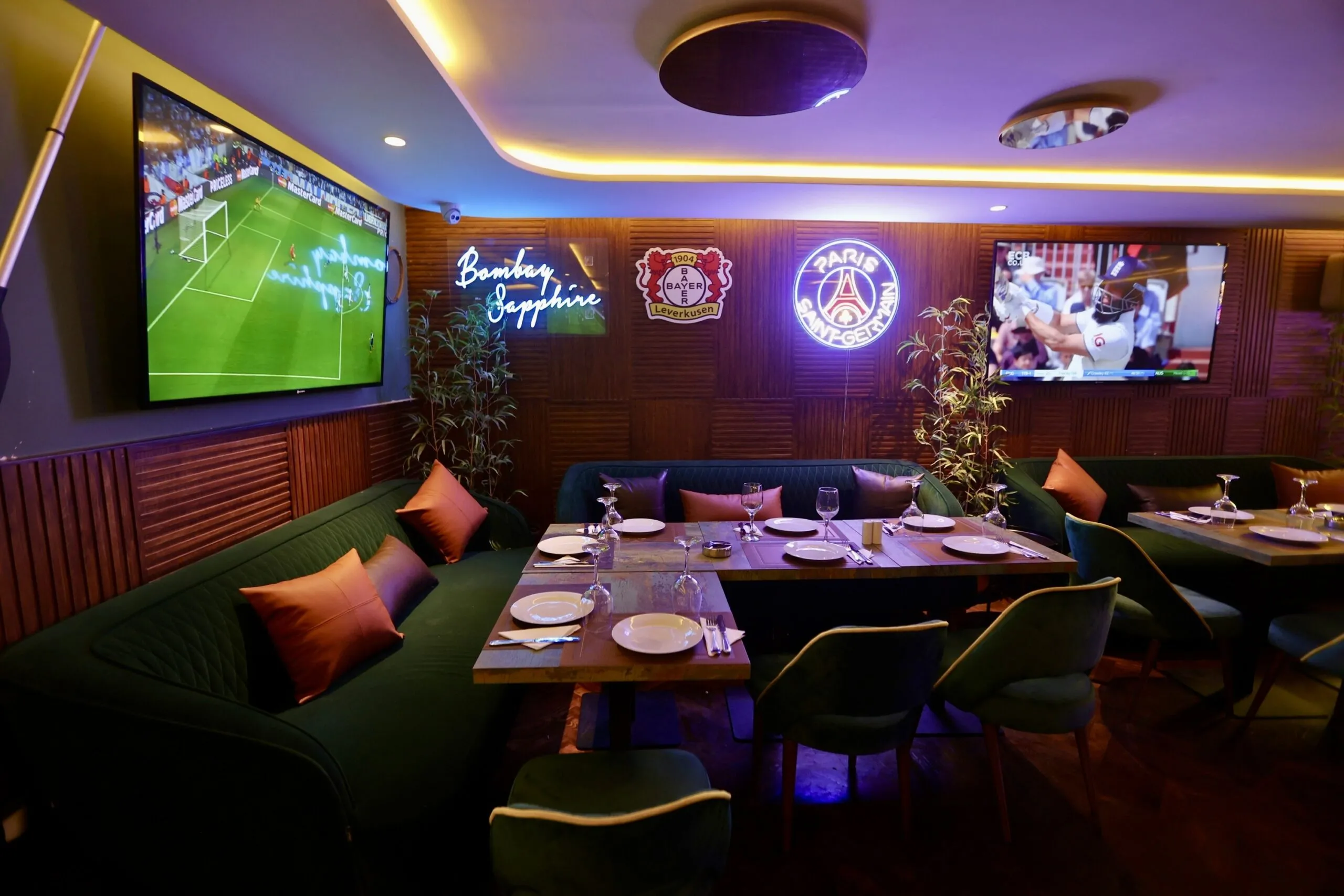 Pépère Marrakech: The Ultimate Sports Bar Experience in the Heart of Gueliz